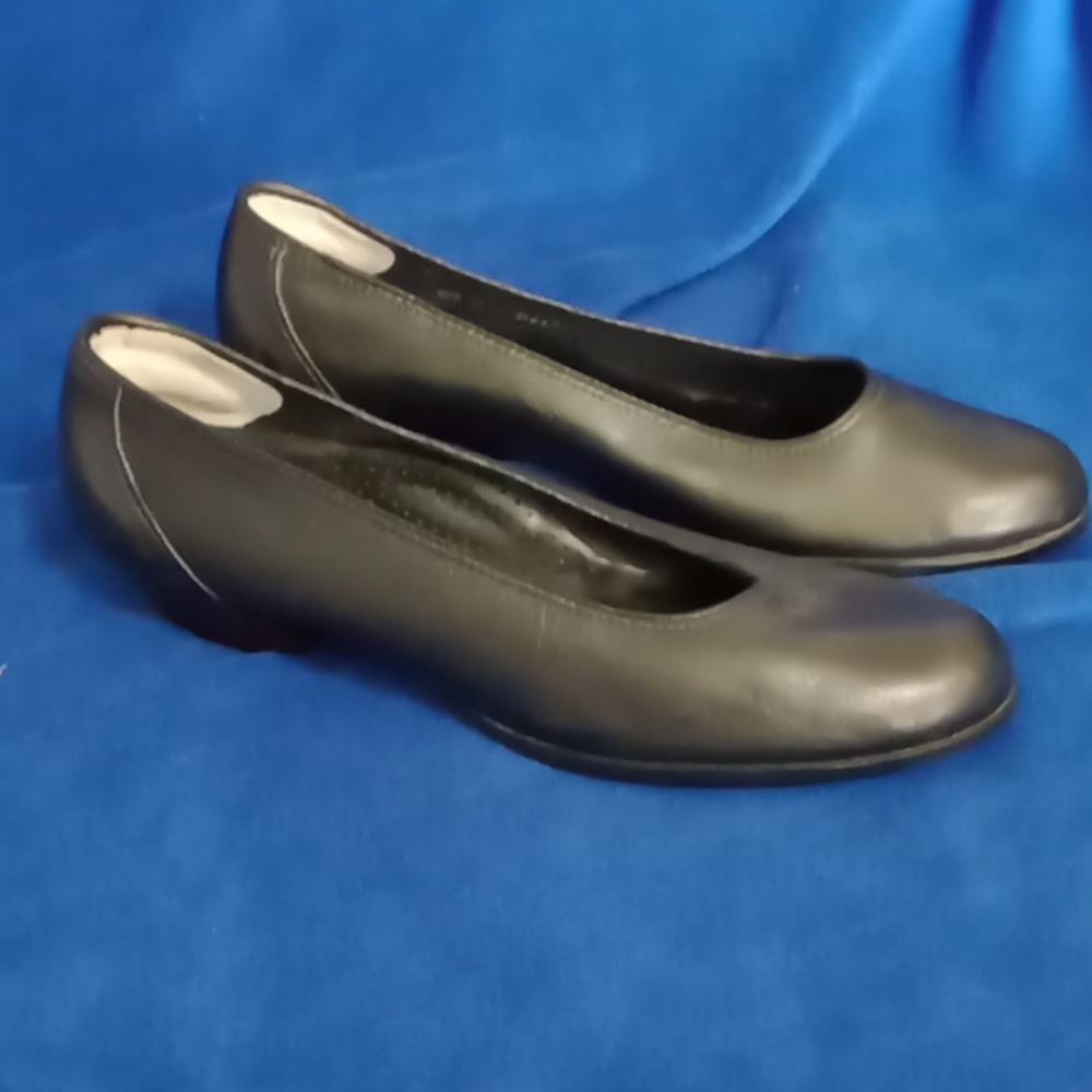 ⏳ 👟 Munro Heels Black size 8.5